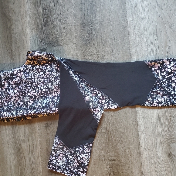 Lululemon Athletic Capris Pants - Picture 3 of 4